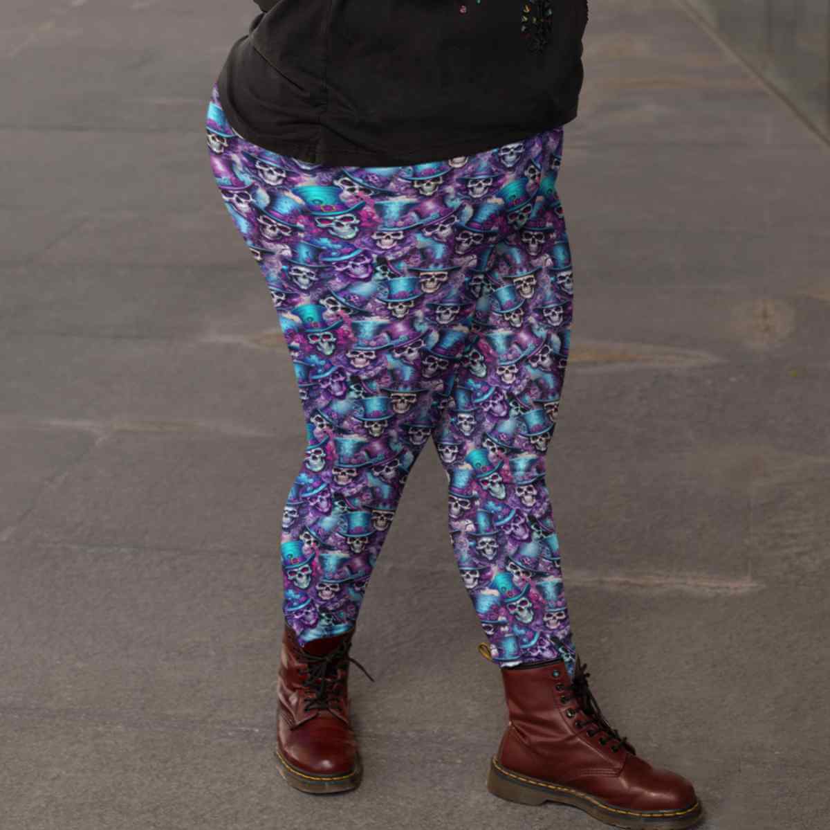 blue-and-purple-skulls-wearing-top-hat-capri-leggings