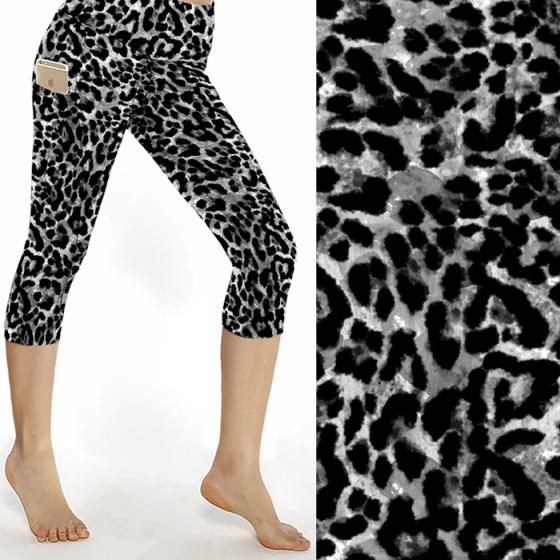 black and white leopard print 3/4 leggings
